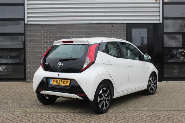 Toyota AYGO 1.0 VVT-i x-joy / Carplay / Camera / 15"LMV