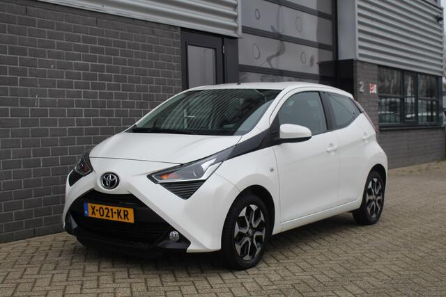 Toyota AYGO 1.0 VVT-i x-joy / Carplay / Camera / 15"LMV