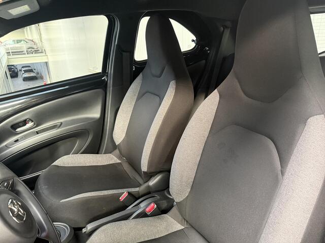 Toyota AYGO X 1.0 VVT-i S-CVT Play