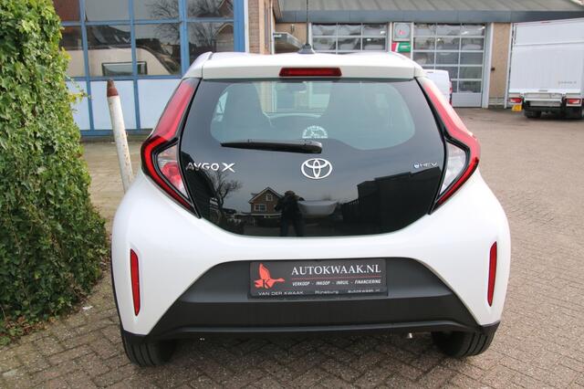Toyota AYGO X Hybrid 115 pulse/LM/CAMERA/Adapt Cruise