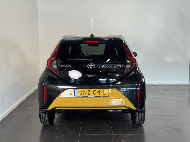 Toyota AYGO X Hybrid 115 GR Sport | JBL Audio | Stoelverwarming | Parkeersensoren rondom |