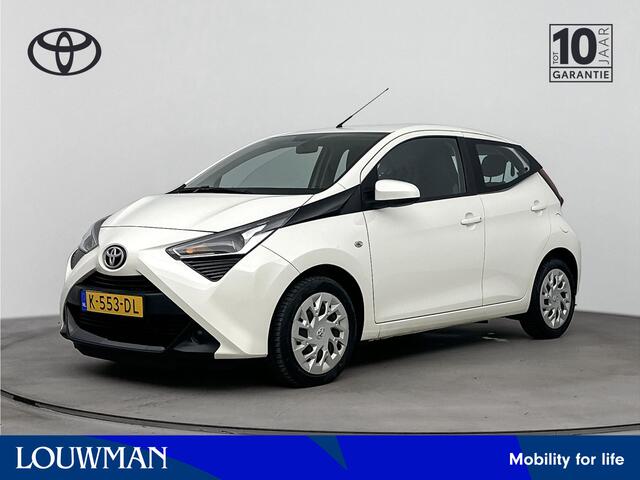 Toyota AYGO 1.0 VVT-i x-play | Airco | Parkeercamera | Apple Carplay / Android Auto |