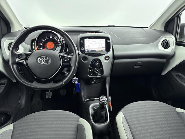 Toyota AYGO 1.0 VVT-i x-play | Airco | Parkeercamera | Apple Carplay / Android Auto |