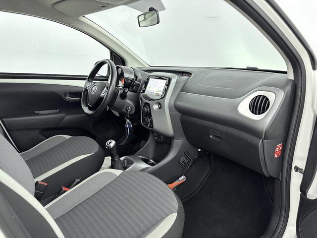 Toyota AYGO 1.0 VVT-i x-play | Airco | Parkeercamera | Apple Carplay / Android Auto |
