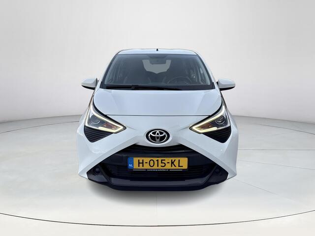 Toyota AYGO 1.0 VVT-i x-play **APPLE CARPLAY/ AIRCO/ BEGRENZER/ PERKEERCAMERA**