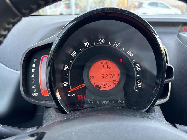 Toyota AYGO 1.0 VVT-i x-play **APPLE CARPLAY/ AIRCO/ BEGRENZER/ PERKEERCAMERA**