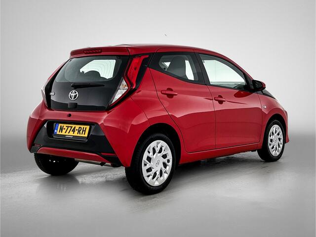 Toyota AYGO 1.0 VVT-i x-play | BTW Voertuig | Dealeronderhouden | Achteruitrijcamera |