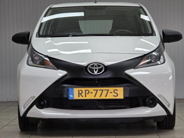 Toyota AYGO 1.0 VVT-i x-fun/ LED Dagrijverl./ Airco!/ C.V.Afstand/ Bluetooth/ Elek.Pakket/ Isofix/ Deelbare Achterbank.