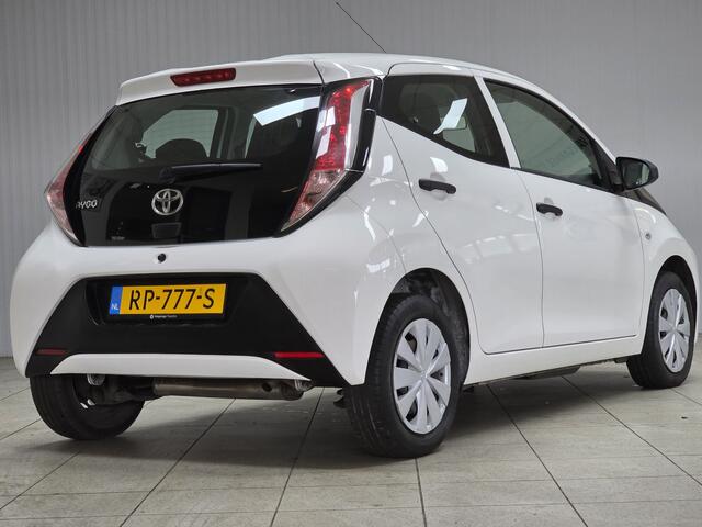 Toyota AYGO 1.0 VVT-i x-fun/ LED Dagrijverl./ Airco!/ C.V.Afstand/ Bluetooth/ Elek.Pakket/ Isofix/ Deelbare Achterbank.