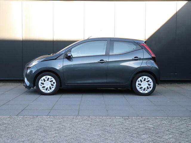 Toyota AYGO 1.0 VVT-i x-play | CAMERA | ELEK. SPIEGELS | BLEUTOOTH | CRUISE | AIRCO |