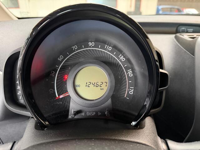 Toyota AYGO 1.0 VVT-i X-play LMV Navigatie