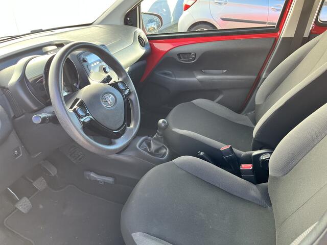 Toyota AYGO 1.0 VVT-i X-Fun NL Auto Airco Bluetooth Radio Elektrische Ramen en Vergrendeling