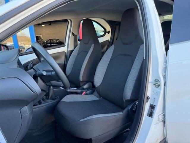 Toyota AYGO 1.0 VVT-I 5-Deurs Led Airco bj2023