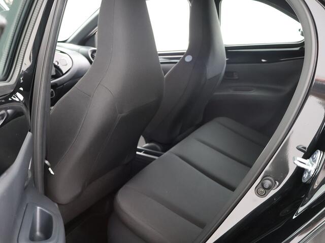 Toyota AYGO X Hybrid 115 play