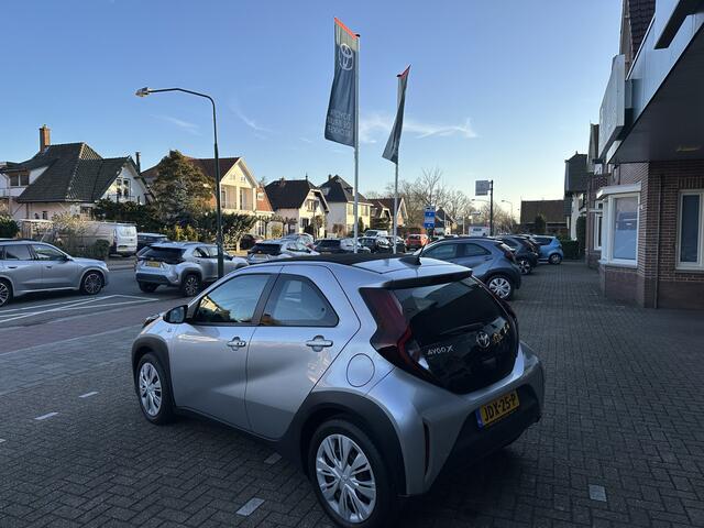 Toyota AYGO X 1.0 VVT-i Automaat Play / climate control / cruise control / Toyota 10 jaar garantie programma / Toyota Pechhulppas / rijklaarprijs