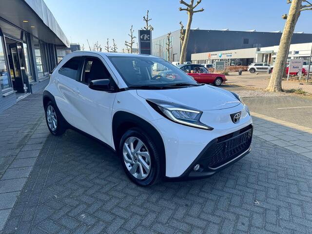 Toyota AYGO X 1.0 VVT-i MT Premium