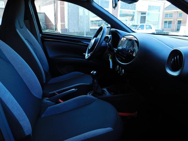 Toyota AYGO X 1.0 VVT-i MT Play