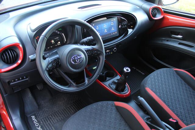 Toyota AYGO X 1.0 VVT-i MT Envy | Rijklaar | Navi | Keyless | PDC | DAB | Camera | Apple/Android | Stoel Verw. | Dealer Onderhouden