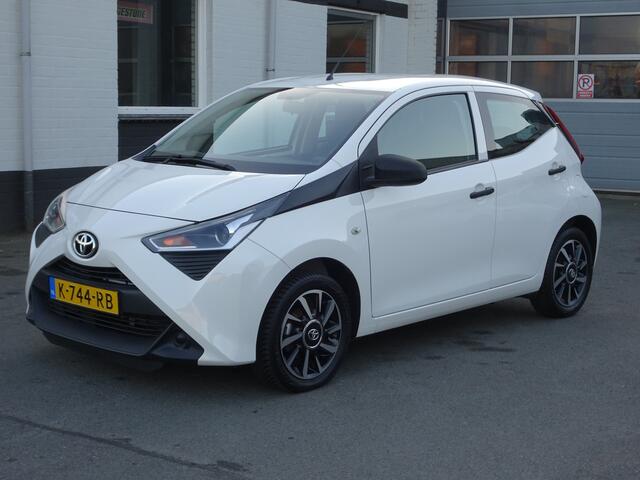 Toyota AYGO 1.0 VVT-i x-fun Airco, elektrische ramen, centrale vergrendeling, licht metalen velgen, enz.