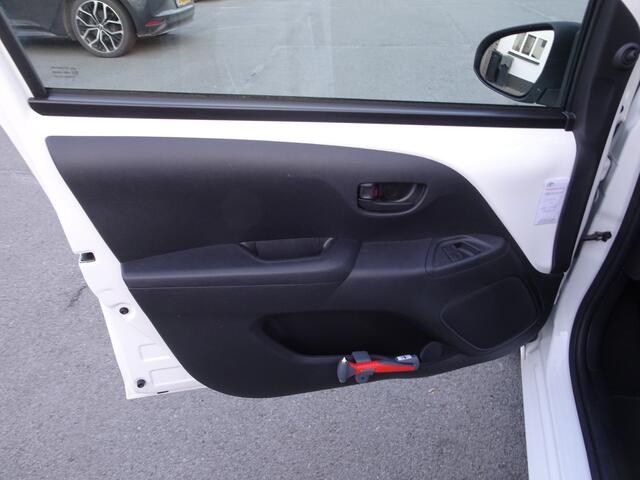 Toyota AYGO 1.0 VVT-i x-fun Airco, elektrische ramen, centrale vergrendeling, licht metalen velgen, enz.