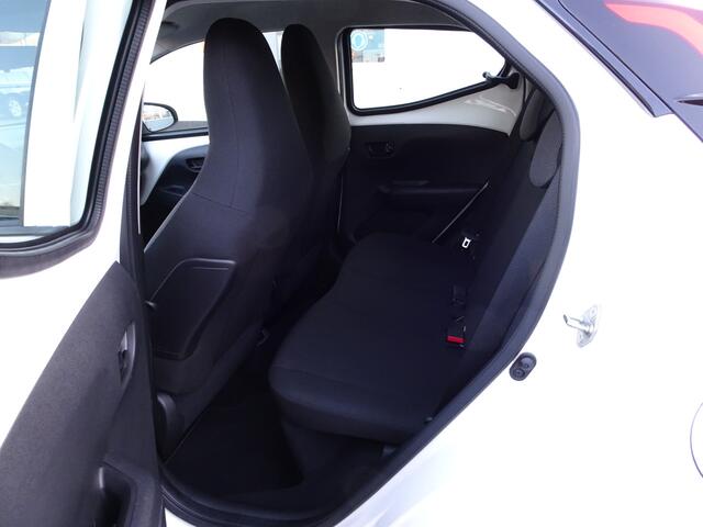 Toyota AYGO 1.0 VVT-i x-fun Airco, elektrische ramen, centrale vergrendeling, licht metalen velgen, enz.