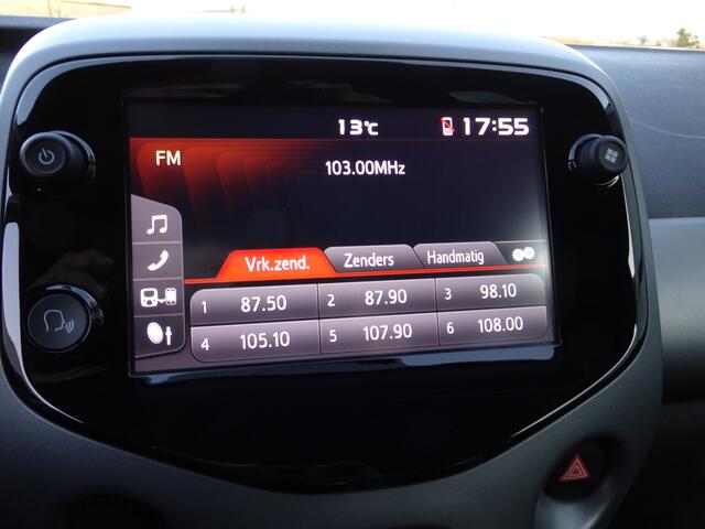 Toyota AYGO 1.0 VVT-i x-play Airco, achteruitrij camera, elektrische ramen, centrale vergrendeling, apple carplay, android auto, enz.
