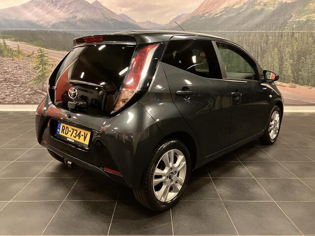 Toyota AYGO 1.0 VVT-i x-joy | Half-Leder | Camera | Trekhaak | Dealeronderhouden | Org. NL |