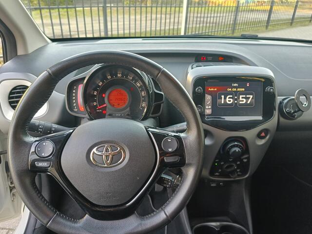 Toyota AYGO 1.0 VVT-i x-play | Airco | Camera | Carplay | Android | Centrale deurvergrendeling |