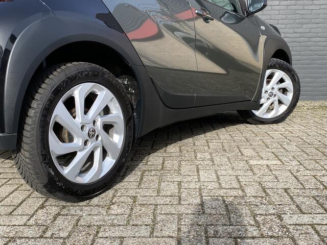 Toyota AYGO X 1.0 VVT-i S-CVT Play AUT. | 1e eigenaar | dealer onderh. | adapt. cruise | apple carplay | airco | camera | stoelverwarming