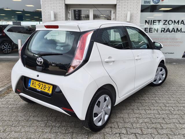 Toyota AYGO 1.0 VVT-i x-play | Navi | Achteruitrijcamera | Airco | Radio