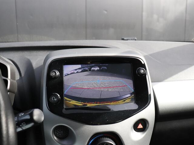 Toyota AYGO 1.0 VVT-i x-play | CAMERA | ELEK. SPIEGELS | BLEUTOOTH | CRUISE | AIRCO |