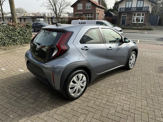 Toyota AYGO X 1.0 VVT-i Play Automaat 1e eigenaar / dealeronderhouden / Apple Carplay / Android Auto / parkeercamera / adaptive cruise control / Toyota 10 jaar garantie programma / Toyota Pechhulppas / rijklaarprijs