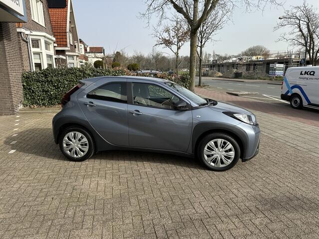 Toyota AYGO X 1.0 VVT-i Play Automaat 1e eigenaar / dealeronderhouden / Apple Carplay / Android Auto / parkeercamera / adaptive cruise control / Toyota 10 jaar garantie programma / Toyota Pechhulppas / rijklaarprijs