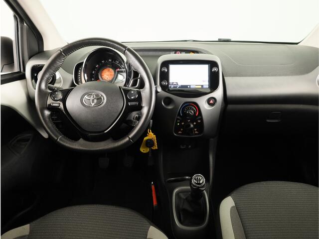 Toyota AYGO 1.0 VVT-i x-play | Navigatie | Airco | Parkeercamera | Apple Carplay / Android Auto |