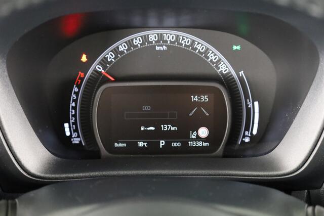 Toyota AYGO X 1.0 VVT-i S-CVT first Limited | Stoelverwarming | Parkeercamera | Apple Carplay / Android Auto |