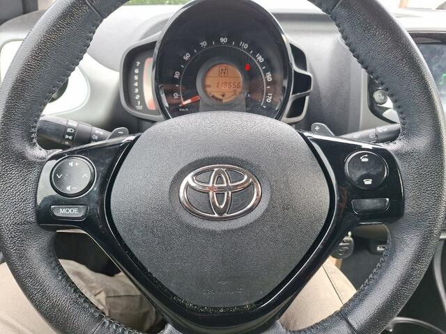 Toyota AYGO 1.0 VVT-i x-Joy AUT! 1e Eig! Camera! Climatronic! 29-12-2020! VERWACHT!