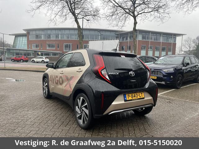 Toyota AYGO X 1.0 VVT-i MT Envy | JBL audio | Camera | Navigatie |