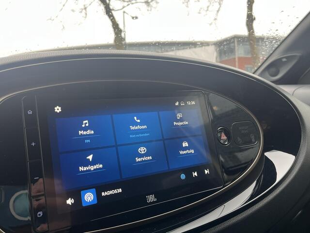 Toyota AYGO X 1.0 VVT-i MT Envy | JBL audio | Camera | Navigatie |