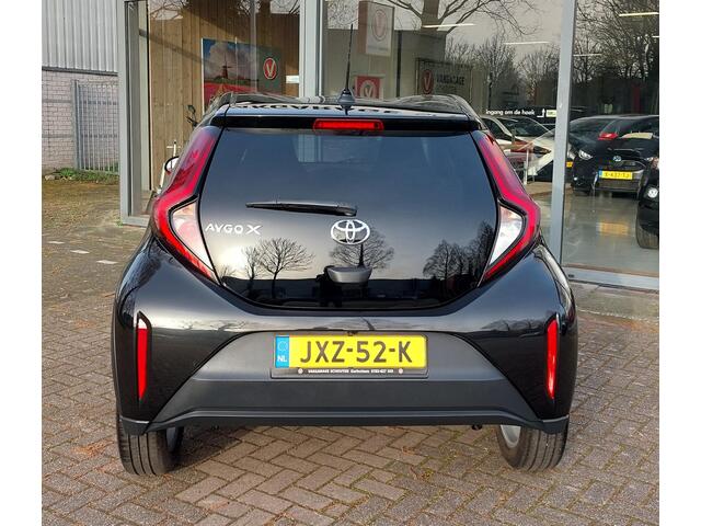 Toyota AYGO X 1.0 VVT-i MT first
