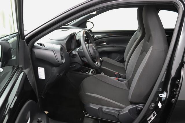 Toyota AYGO X 1.0 VVT-i MT Play | Apple Carplay | Android Auto | Adaptieve Cruise control | Toyota Safety Sense |