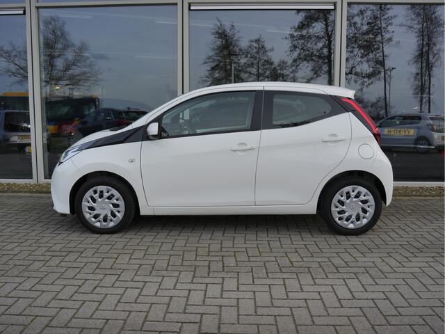 Toyota AYGO 1.0 VVT-i x-play | Achteruitrijcamera | DAB |