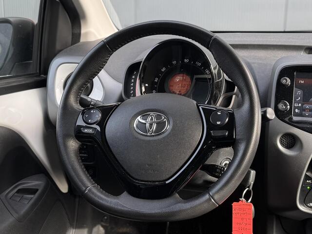 Toyota AYGO 1.0 VVT-i x-play limited