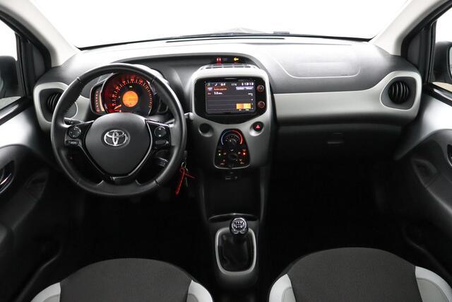 Toyota AYGO 1.0 VVT-i x-play | Radio | Bluetooth | Parkeer camera |