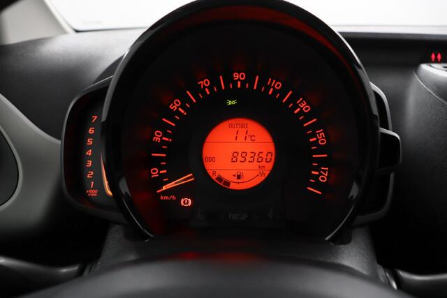 Toyota AYGO 1.0 VVT-i x-play | Radio | Bluetooth | Parkeer camera |