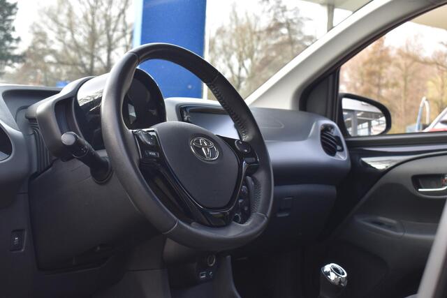 Toyota AYGO 1.0 VVT-i x-play 5-Deurs | Carplay Navigatie | Camera | 12 mnd BOVAG garantie | Whatsapp 06-53188999