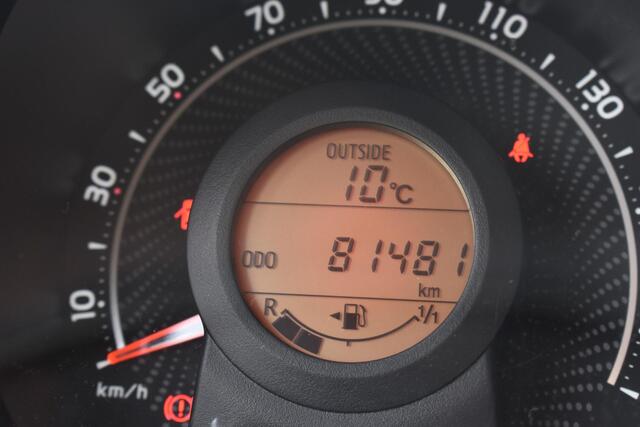 Toyota AYGO 1.0 VVT-i x-play 5-Deurs | Carplay Navigatie | Camera | 12 mnd BOVAG garantie | Whatsapp 06-53188999