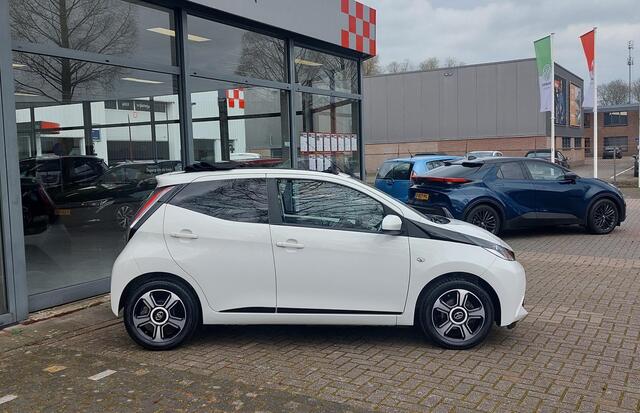 Toyota AYGO 1.0 VVT-i x-pose | Apple Carplay | Schuifdak