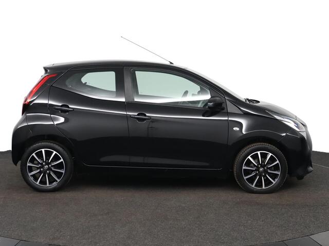 Toyota AYGO 1.0 VVT-i x-play | Achteruitrijcamera | Airco | Lichtmetalen Velgen | Bluetooth |