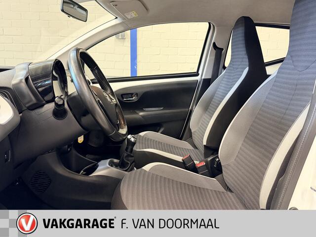 Toyota AYGO 1.0 VVT-i x-play limited | camera | nav | carplay