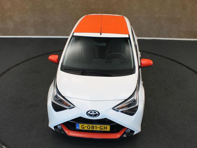 Toyota AYGO 1.0 VVT-i X- Cite Cabriodak - ORIGINEEL NEDERLANDSE AUT0 - AFKOMSTIG VAN 2E EIGENAAR - ELEKTRISCH CABRIODAK - APPLE CARPLAY/ ANDROID AUTO - CAMERA - TOERENTELLER - GROOT MULTIMEDIADISPLAY - AIRCO - ELEKTRISCH BEDIENBARE BUITENSPIEGELS - HALF LEDEREN BEKLE